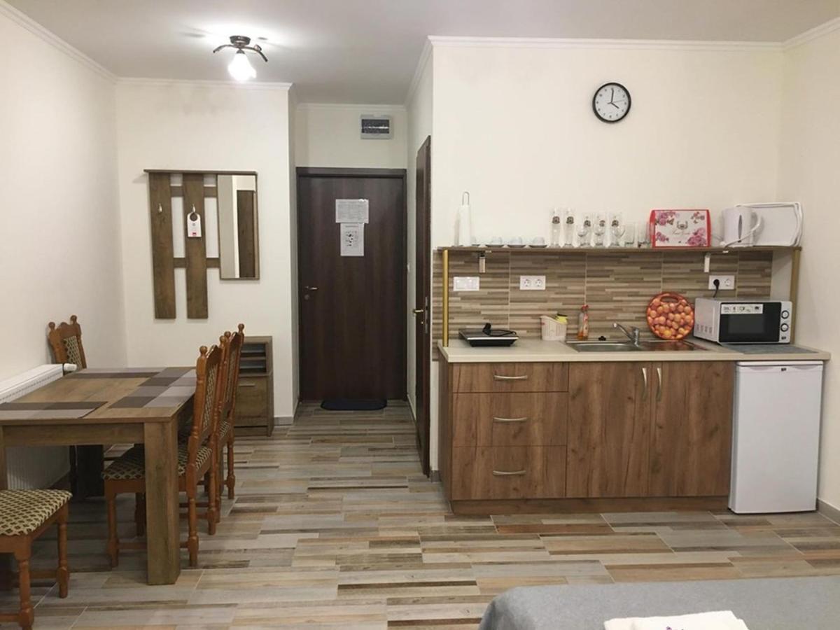 Aranykorona Apartmanhaz มิชโคลซ์ ภายนอก รูปภาพ