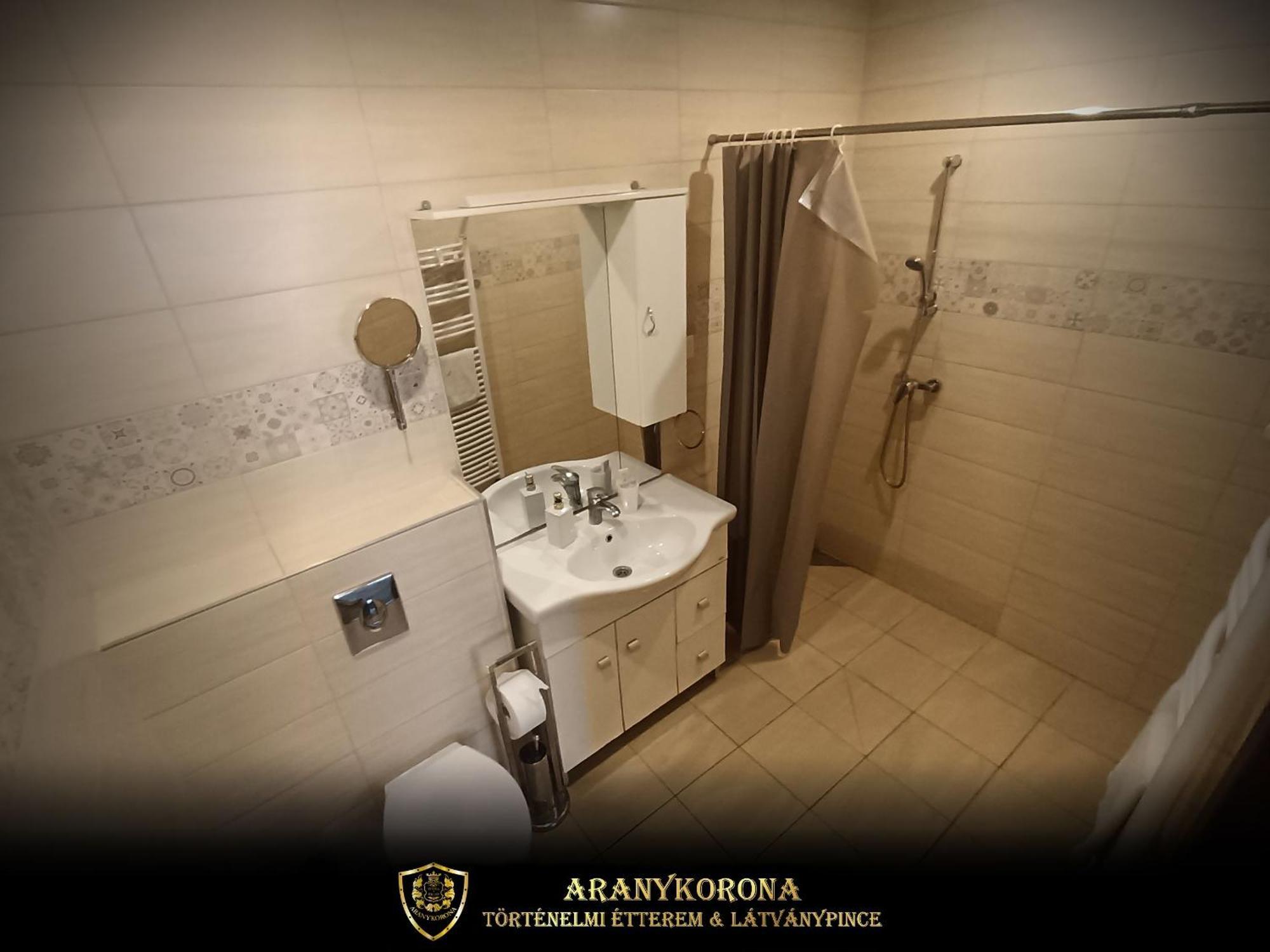 Aranykorona Apartmanhaz มิชโคลซ์ ภายนอก รูปภาพ